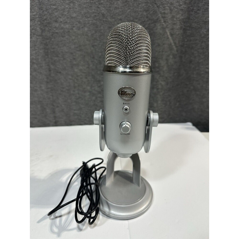 Blue Yeti Professional USB Condenser Microphone with Stand - Silver